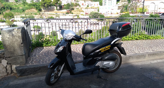 aequamoto-rent-a-scooter-vico-equense-honda-sh-125cc