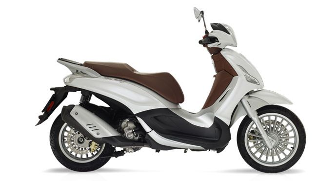 aequamoto-rent-a-scooter-vico-equense-piaggio-beverly-300cc