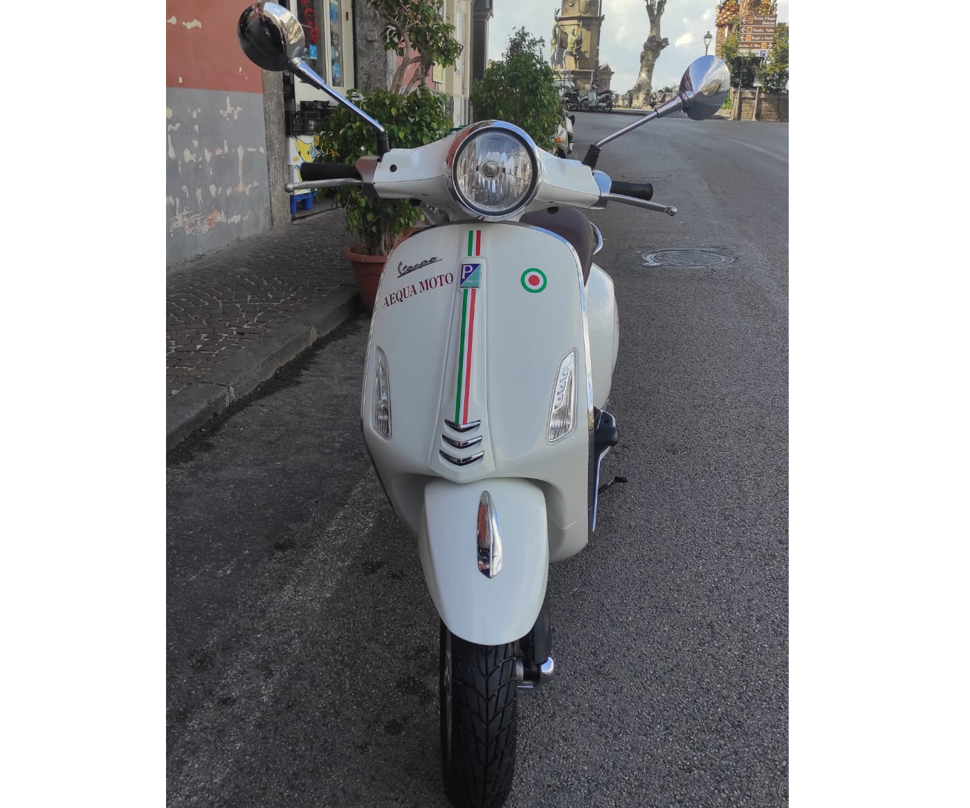 aequamoto-rent-a-scooter-vico-equense-honda-sh-125cc