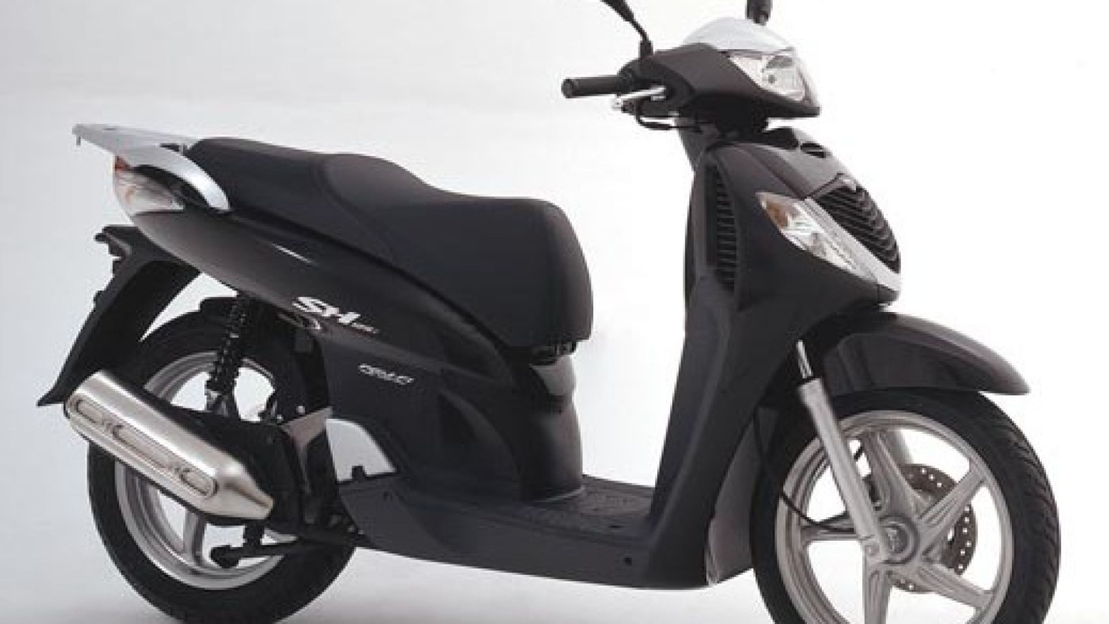 aequamoto-rent-a-scooter-vico-equense-honda-sh-125cc