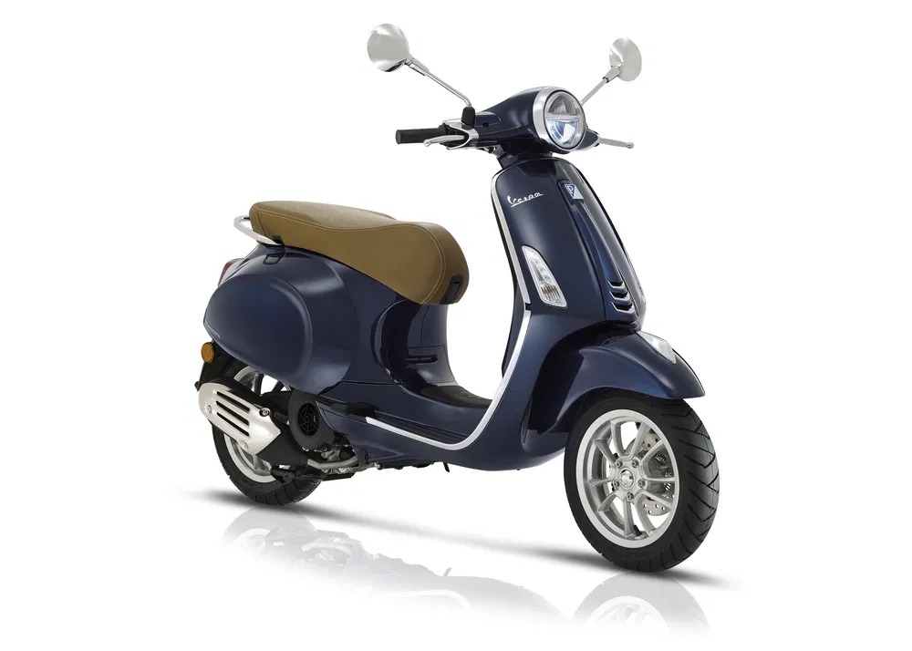 aequa-moto-rent-a-scooter-vico-equense-vespa-primavera-125cc